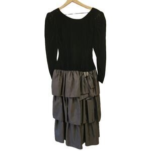 Clair De Lune vintage black long-sleeved dress, size 4‎